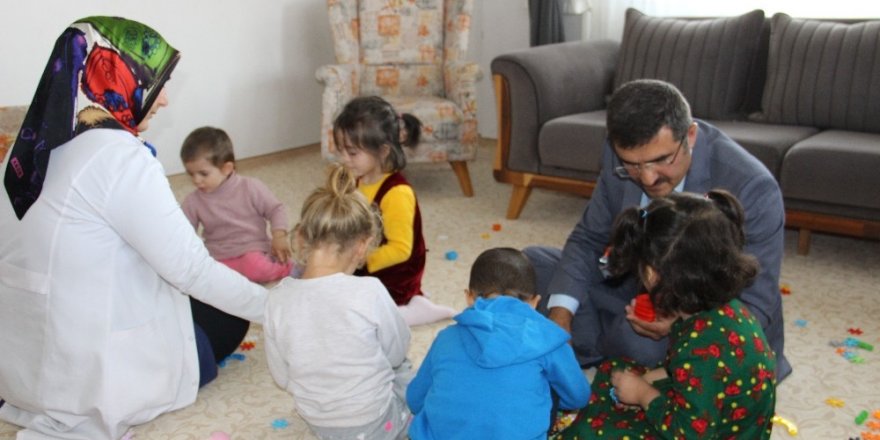 Sevgi evlerinde ’Başarı Şehri’ kurdu