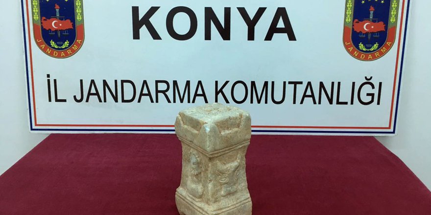 Jandarma Helenistik Dönem’e ait sunaklı mezar steli ele geçirdi