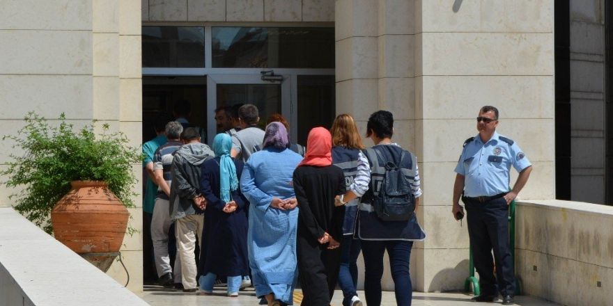 FETÖ/PDY operasyonunda adliyeye sevk edilen 14 kişiden 12’si tutuklandı