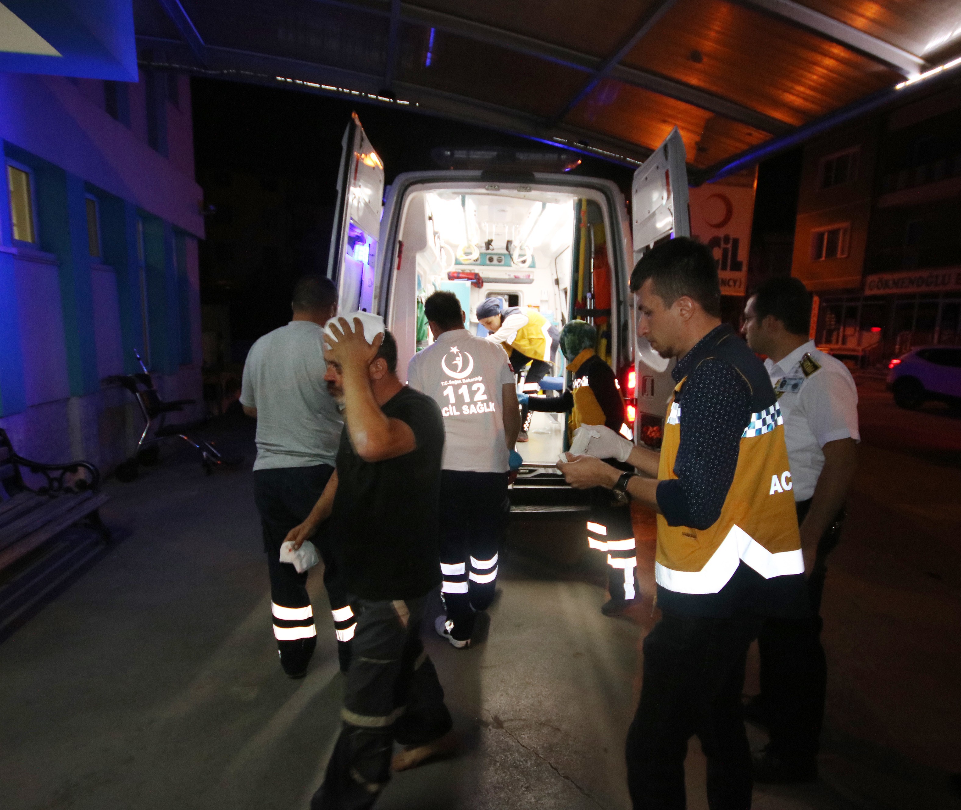 Gürültü kavgası kanlı bitti:2 Yaralı