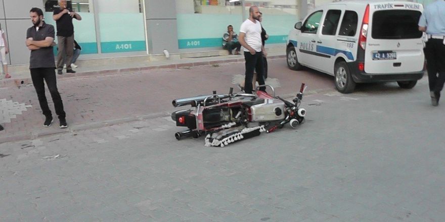 Kulu’da kaza yapan sürücü motosikletini bırakıp kaçtı
