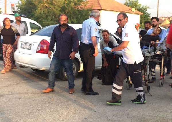 Yeni Mahalle'de Silahlı Kavga: 2'si Kadın, 8 Yaralı
