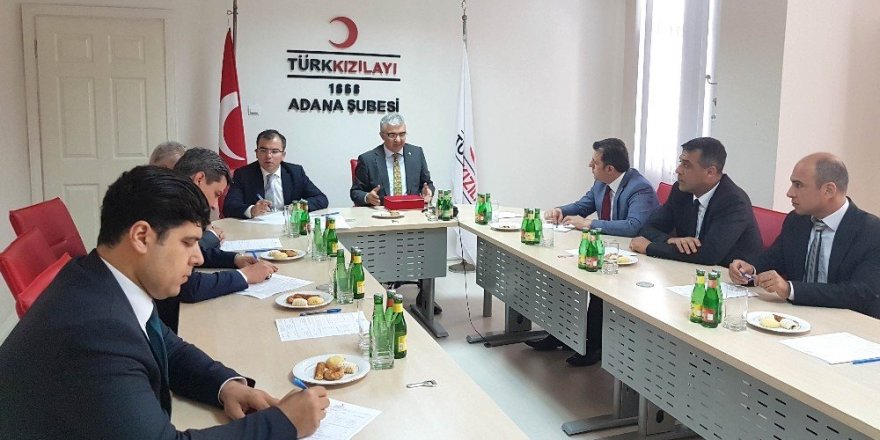 Adana Vergi Dairesi’nden Kızılay’a kan bağışı