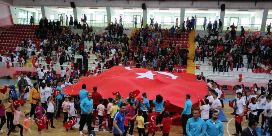 Yozgat’ta 19 Mayıs coşkuyla kutlandı