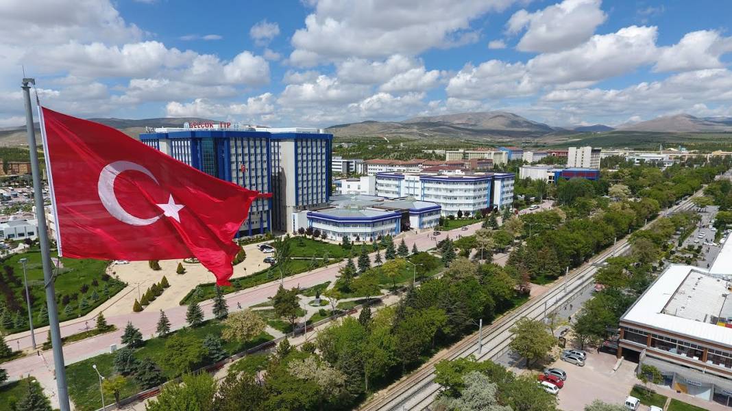 Konya'da bu üniversitenin karşısına 7 kat imar verildi! 55 milyon liraya arsa satılacak 5