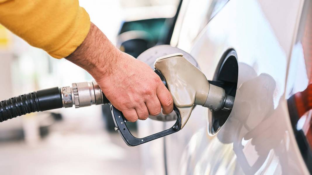 Benzin ve motorin fiyatlarında 2024 yılında bir ilk yaşanacak 8