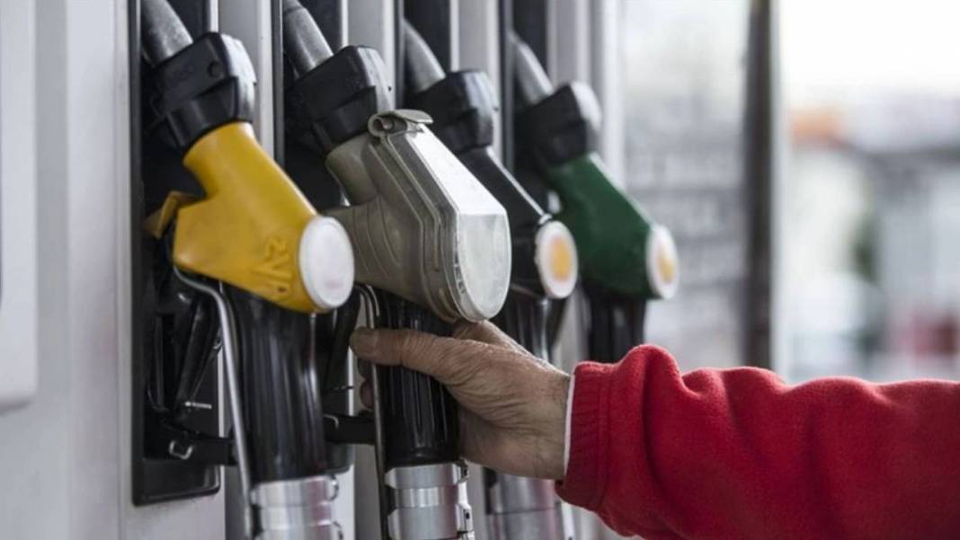 Benzin ve motorin fiyatlarında 2024 yılında bir ilk yaşanacak 9