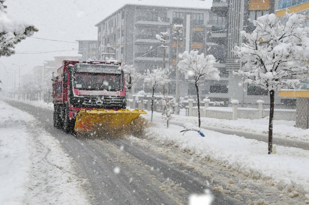 Konya'nın tamamına 4 gün kar yağacak! Meteoroloji bu tarihe işaret etti 4