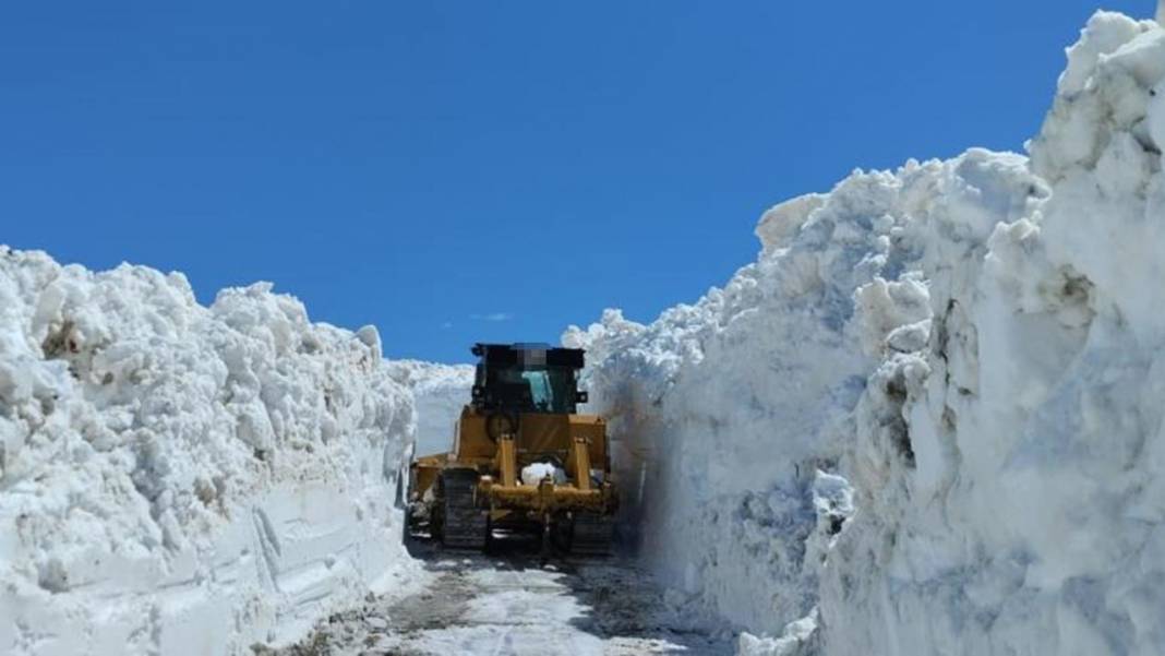 Konya'da bu köye tam 2,5 metre kar yağdı! 4