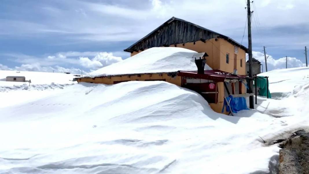 Konya ve Karaman'a çok yakın olan bölgeye 246 santimetre kar yağdı 6