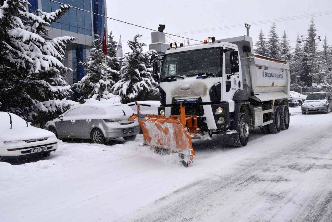 Konya'da kar yağışı 3 gün sürecek! Başlangıç saati açıklandı 4