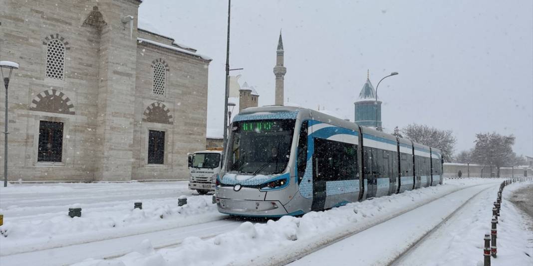 Konya'da kar yağışı 3 gün sürecek! Başlangıç saati açıklandı 9