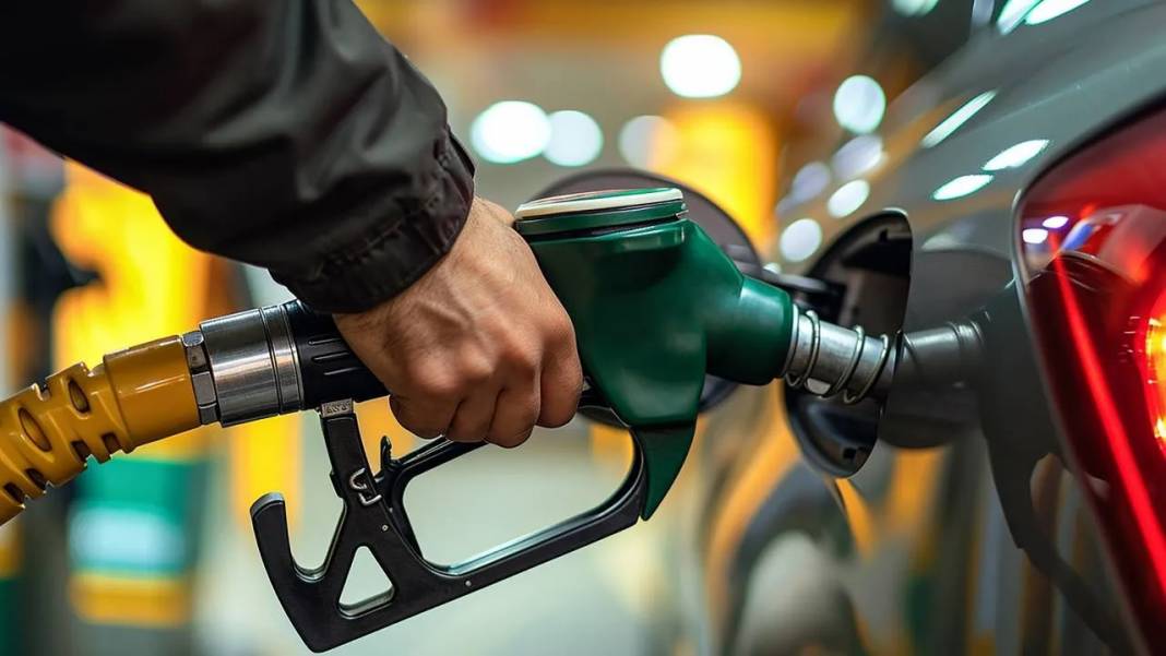 Benzin ve motorin fiyatlarında 2024 yılında bu ilk kez yaşanacak 9