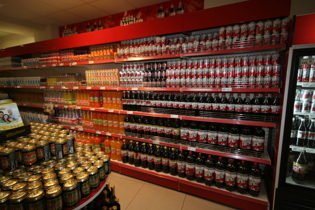 Yerli ve milli kola bu markette 9 liraya satılıyor! Stokta binlerce adet var 7