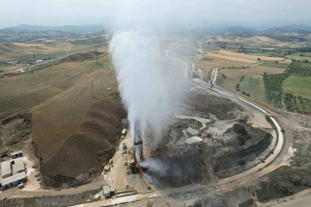 Türkiye'ye bir sondaj müjdesi daha! Dakikada 55 ton çıkıyor 10