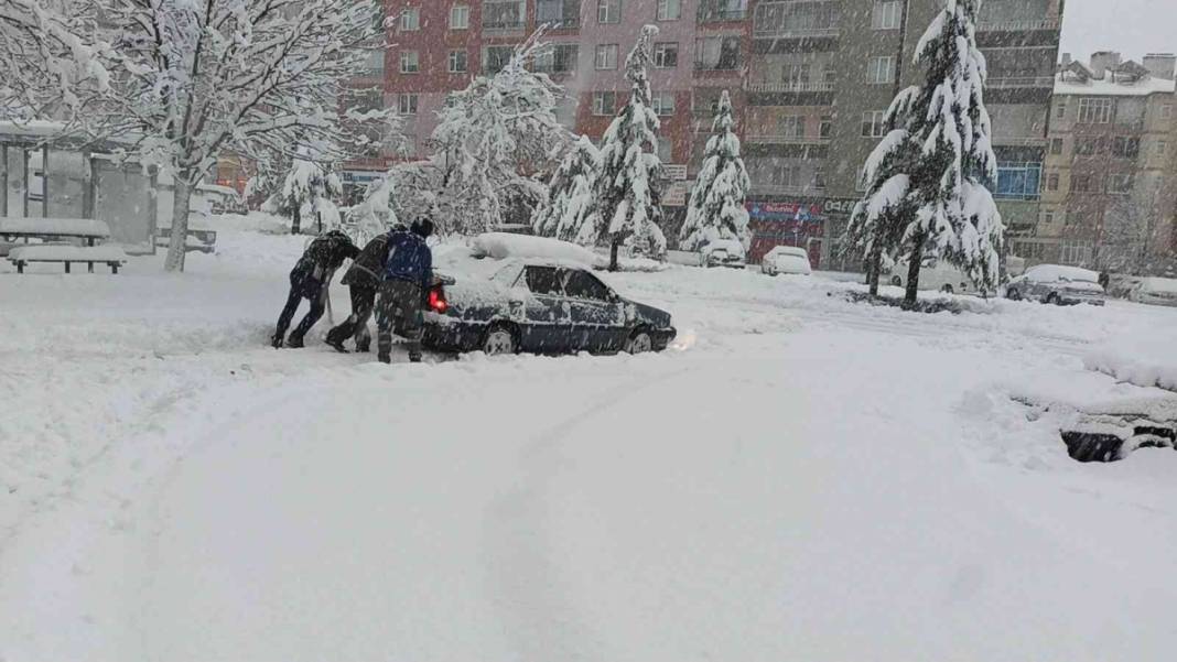 Konya'da kar yağışı beklenen 15 ilçe açıklandı! İşte tam liste 8