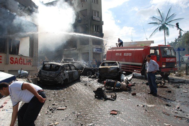 Reyhanlı'da bomba yüklü araçla saldırı 3