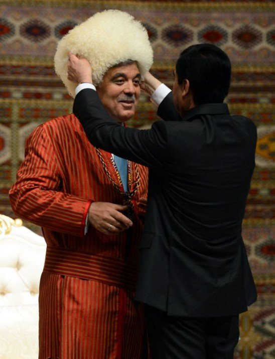 Gül'e Türkmenistan'ın en büyük devlet nişanı 12