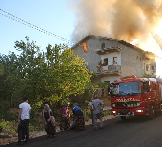 Söndürülmeyen ocak evi yaktı 2