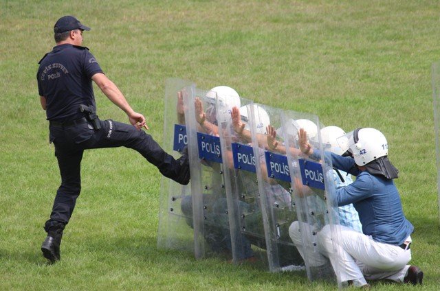 Polise Çevik Kuvvet Eğitimi 11