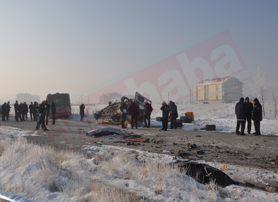 Konya'da feci kaza: 5 ölü 8 yaralı 1
