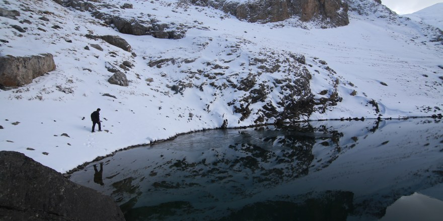 Bolkar'daki buzul göllerinin kış güzelliği büyülüyor 6
