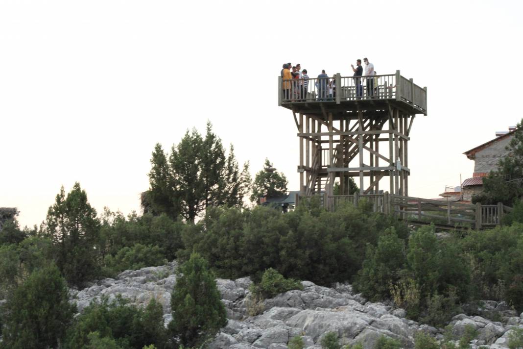 Beyşehir Gölü Milli Parkı’ndaki Leylekler Vadisi’ne ziyaretçi akını 1