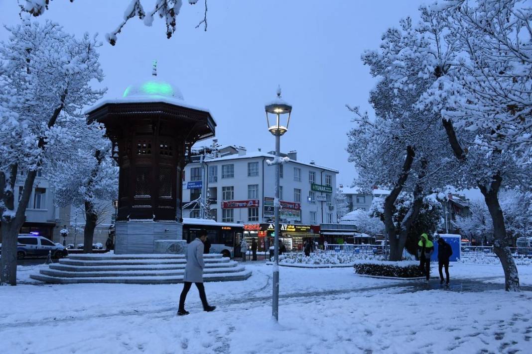 Konya şehir merkezinden kar manzaraları 13