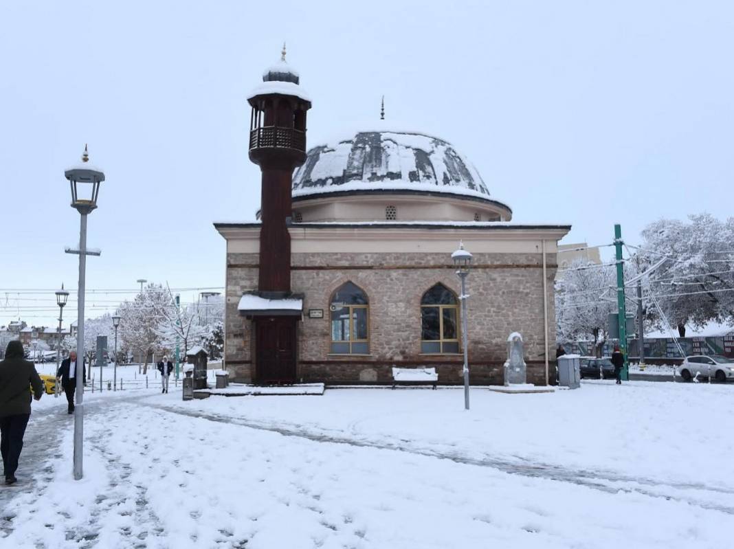 Konya şehir merkezinden kar manzaraları 17