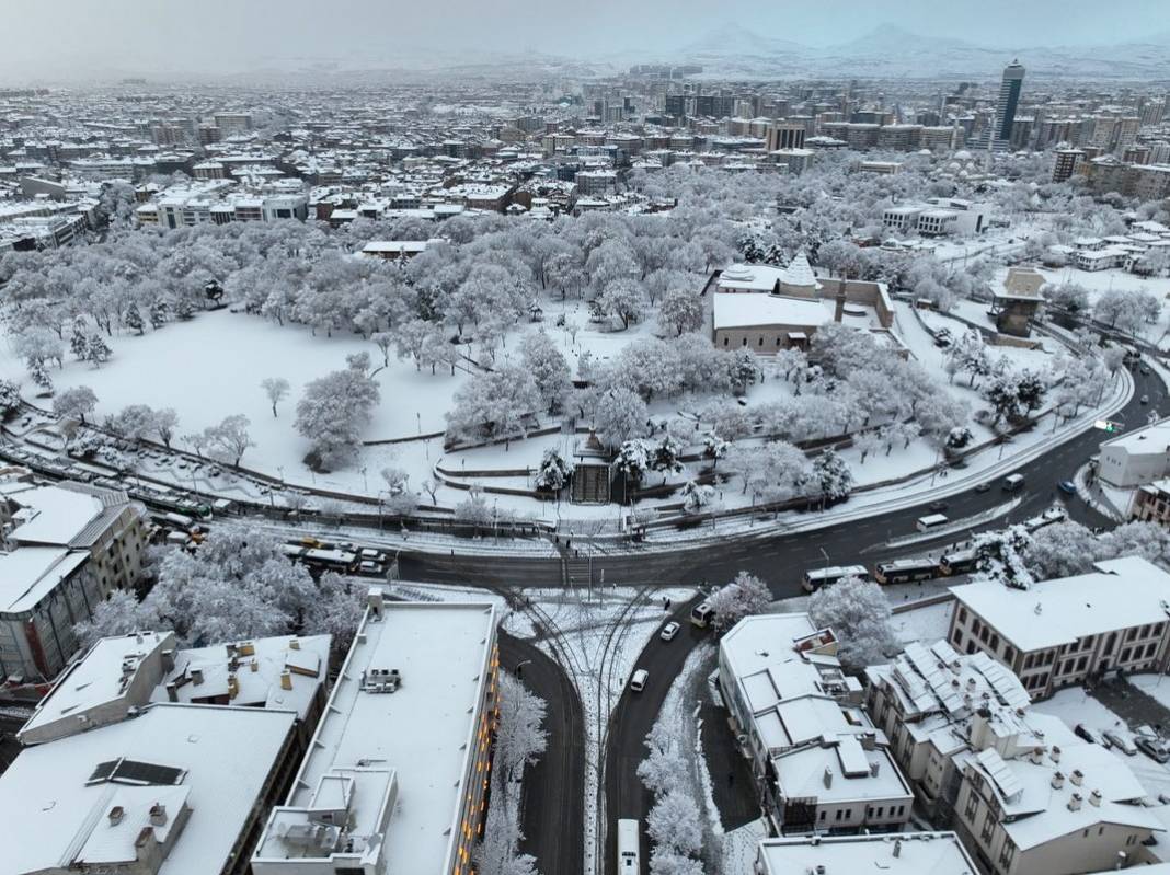 Konya şehir merkezinden kar manzaraları 2