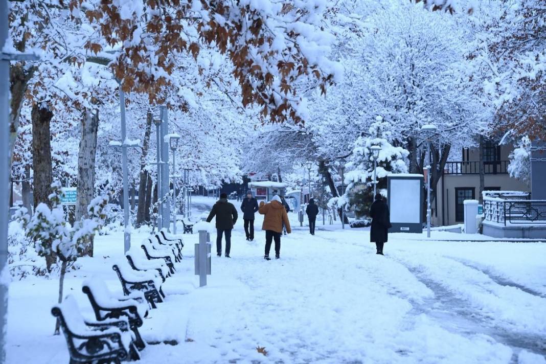 Konya şehir merkezinden kar manzaraları 7
