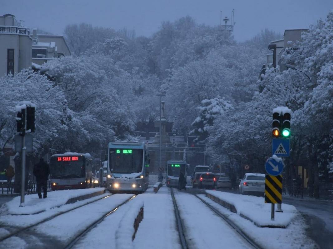 Konya şehir merkezinden kar manzaraları 8