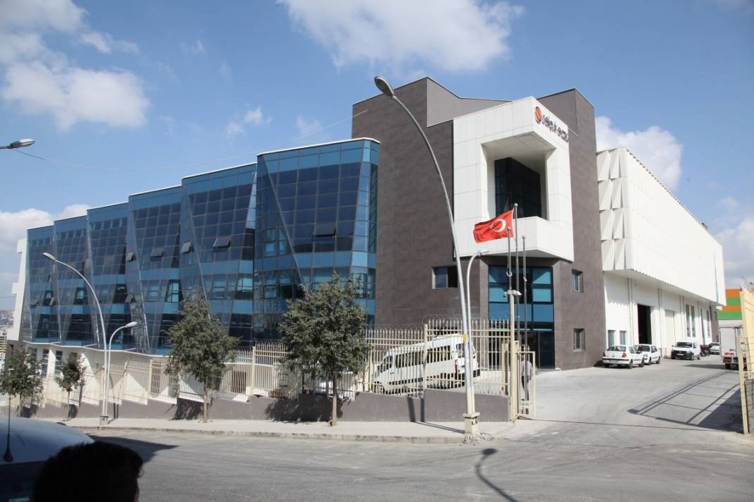 Konyalı firma deprem bölgesine 10 milyon lira bağışladı 9