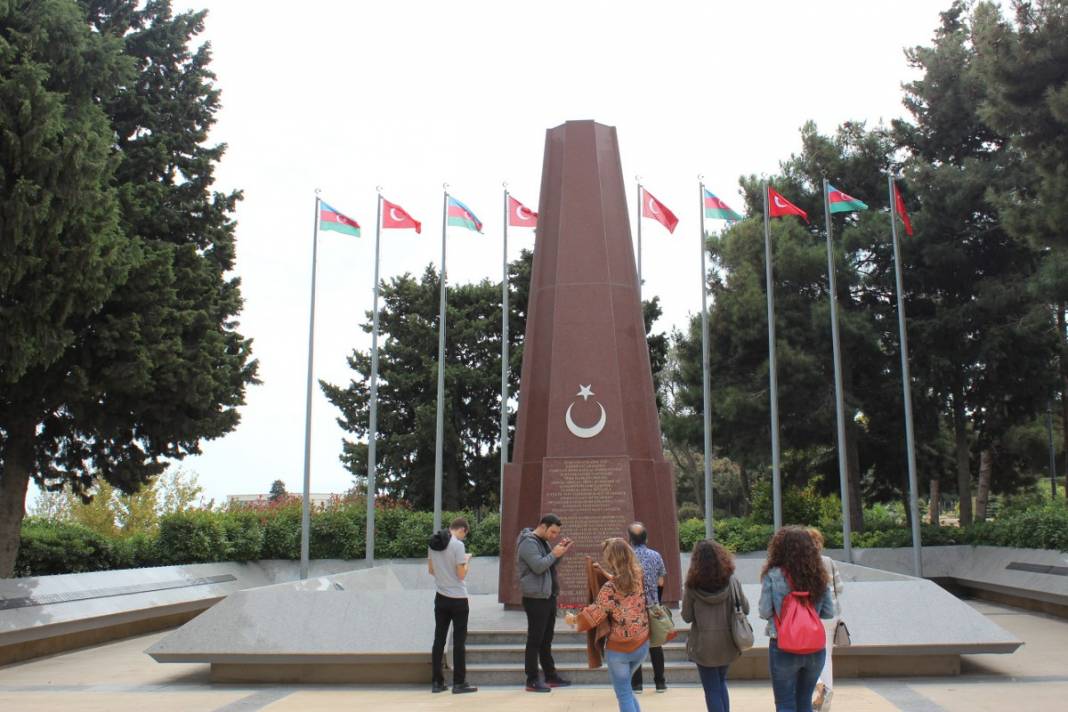 Azerbaycan bağımsızlık uğruna ağır bedeller ödedi 1