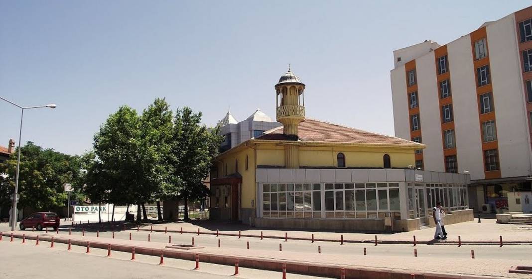Konya'da bu cami bir zamanlar askeri depo olarak kullanılmış 2
