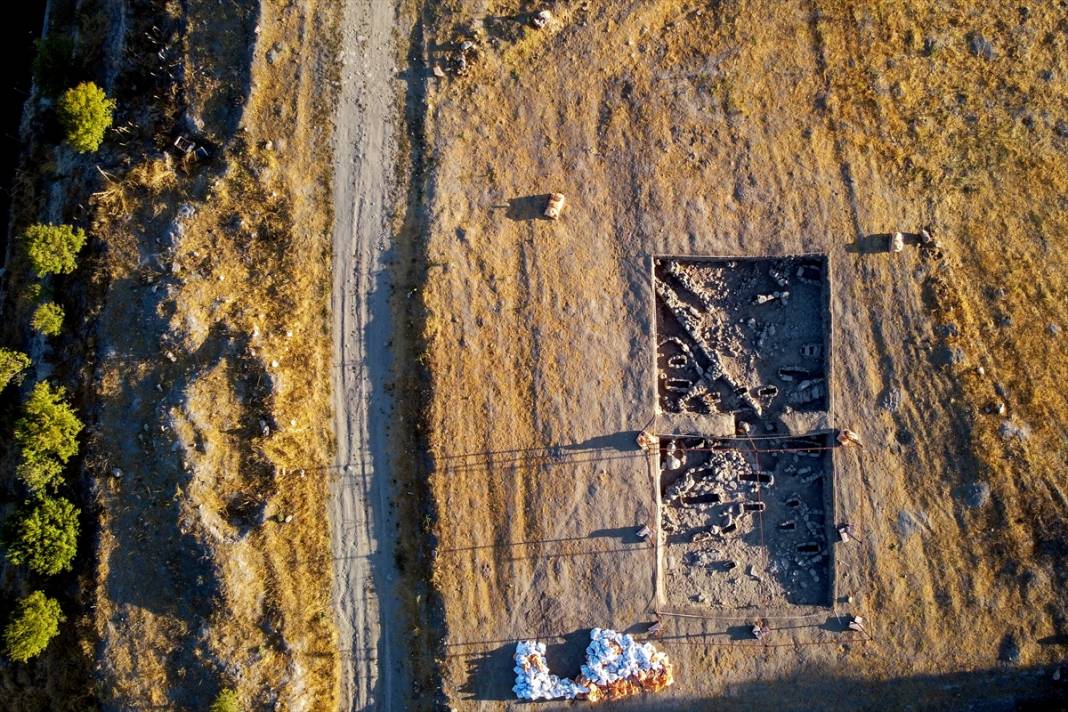 Konya'da Demir Çağ'dan kalan atölyenin kalıntıları dikkat çekti 7