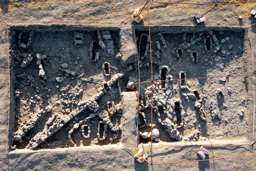 Konya'da Demir Çağ'dan kalan atölyenin kalıntıları dikkat çekti 8