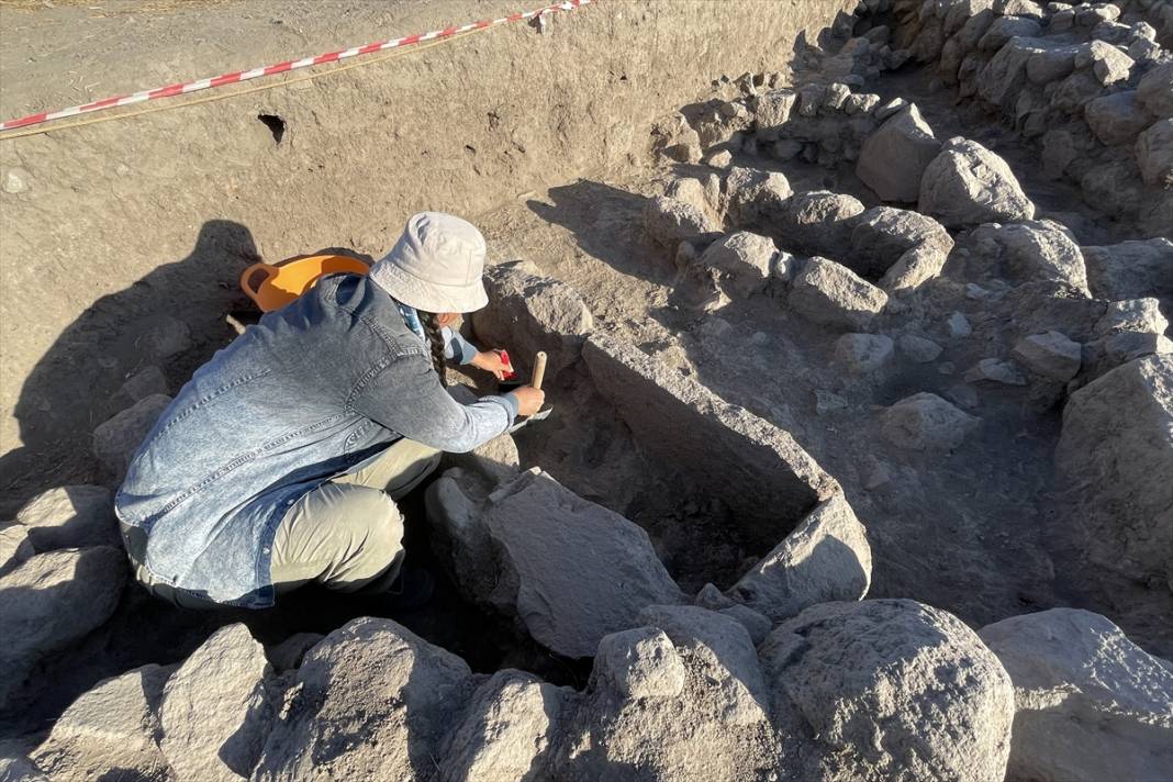 Konya'da Demir Çağ'dan kalan atölyenin kalıntıları dikkat çekti 9