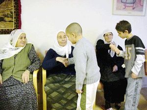Babasının işini sürdürüyor