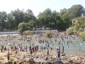 Aşırı Sıcaklardan Bunalanlar Barajda Serinliyor