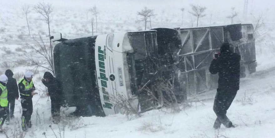 Konya'da yolcu otobüsü devrildi: 4 yaralı
