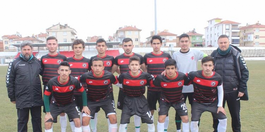 Konya Spor Lisesi  futbol takımı yarı finalde 
