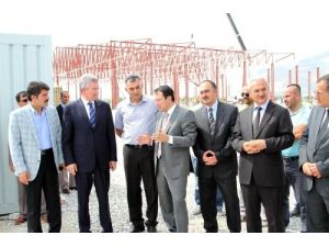 Vali Akdemir, Kızılay'ın Maden Suyu Fabrikası İnşaatını Gezdi