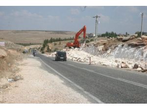 Halfeti'de Yollar Onarılıyor