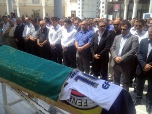 Kanserden Ölen Minik Taraftar Son Yolculuğuna Uğurlandı