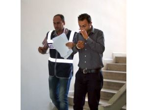 Kiraladığı Arabayı Polise Satarken Yakalandı