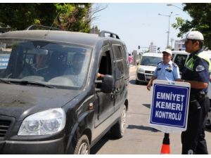 Bir Aydır Uyarı Yapan Emniyet, Kemersiz Sürücleri Bu Kez Affetmedi