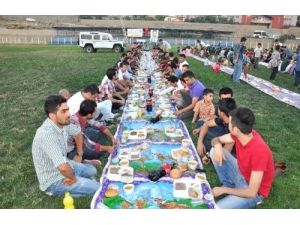 Ak Parti, Gençleri İftarda Buluşturdu