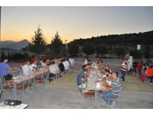 Mut Şifa Derneği, Sağlık Çalışanlarını İftarda Buluşturdu