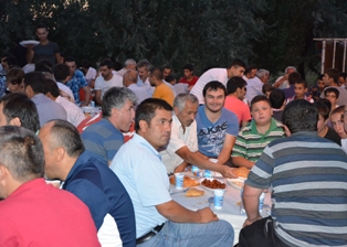 Hacılar köylüleri, iftar yemeğinde buluştu